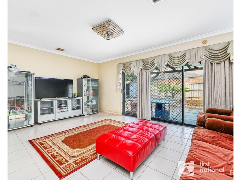 25 Violet Way, Cranbourne VIC 3977
