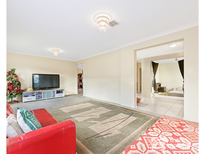 25 Violet Way, Cranbourne VIC 3977