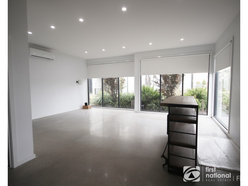2 Push Pea Way, Cranbourne West VIC 3977