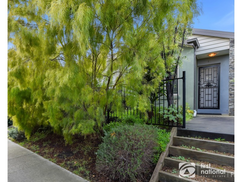 19 Comtois Lane, Clyde North VIC 3978