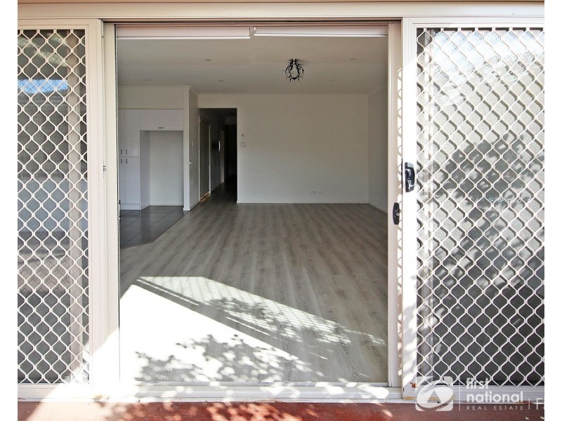 19 Comtois Lane, Clyde North VIC 3978