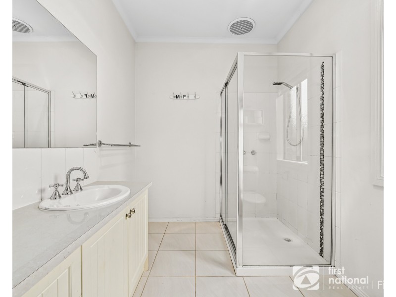 23 Carey Crescent, Pakenham VIC 3810