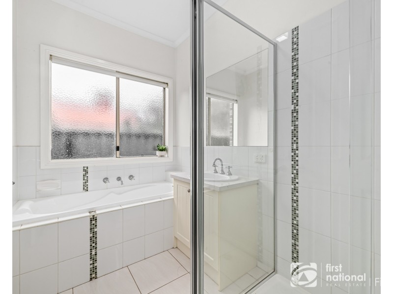 23 Carey Crescent, Pakenham VIC 3810