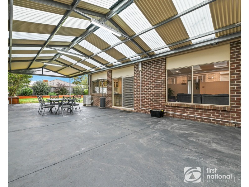 23 Carey Crescent, Pakenham VIC 3810