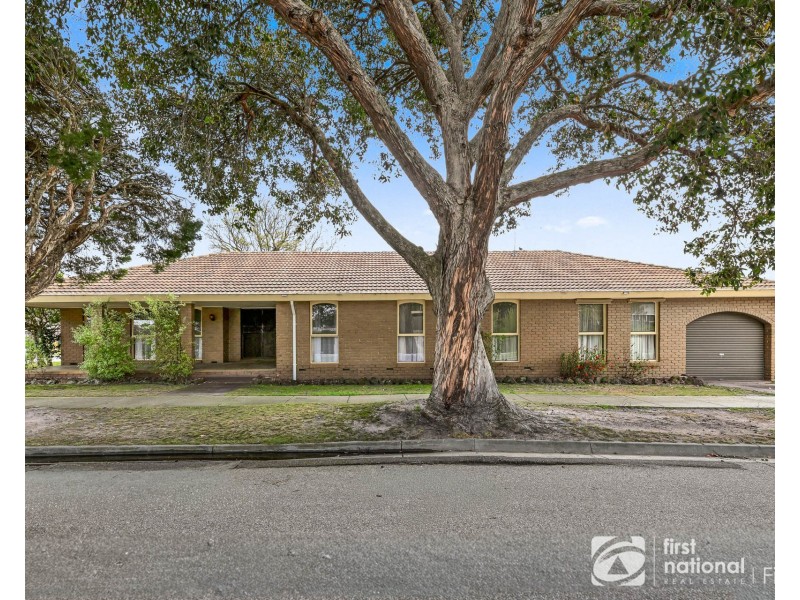 25 Baystone Drive, Cranbourne VIC 3977