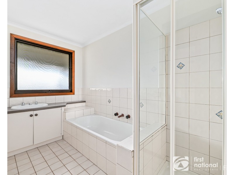 25 Baystone Drive, Cranbourne VIC 3977