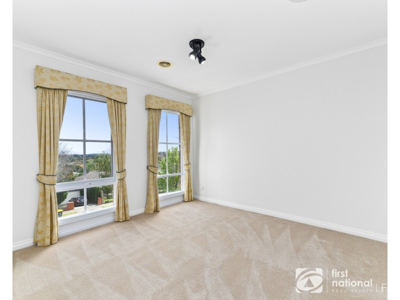 41 Lawrence Drive, Berwick VIC 3806