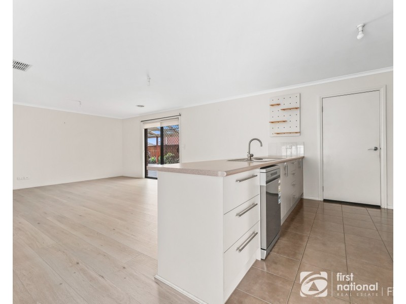 14. Thunderbolt Drive, Cranbourne East VIC 3977