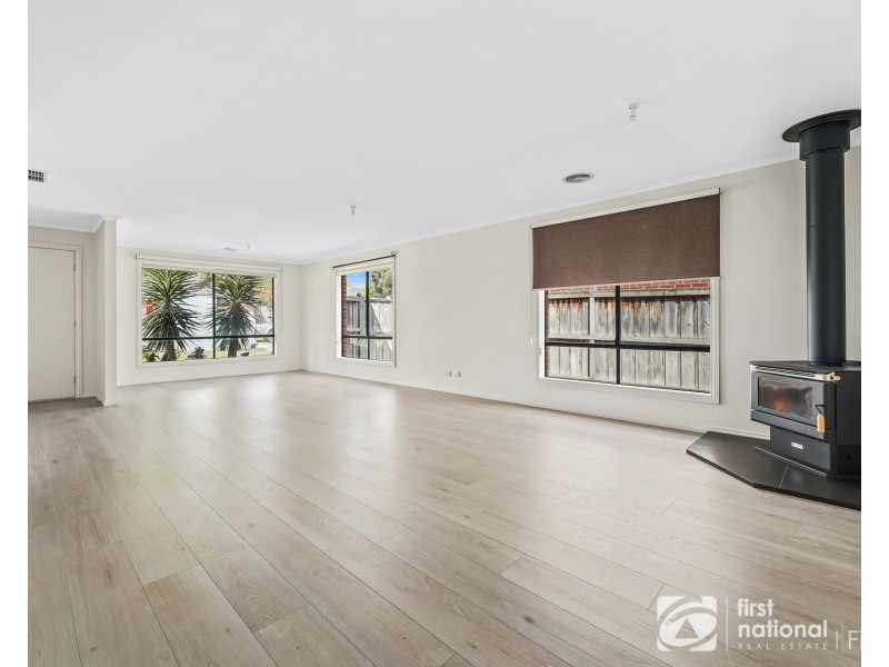 14. Thunderbolt Drive, Cranbourne East VIC 3977
