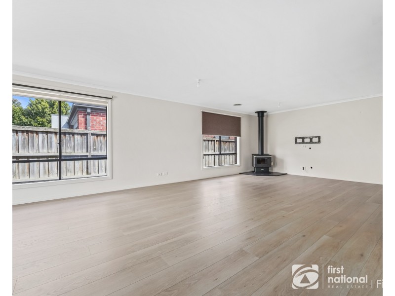 14. Thunderbolt Drive, Cranbourne East VIC 3977