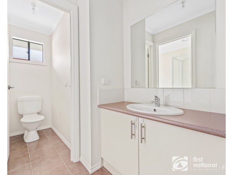 14. Thunderbolt Drive, Cranbourne East VIC 3977