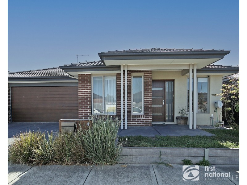 4 Scotland Circuit, Cranbourne West VIC 3977