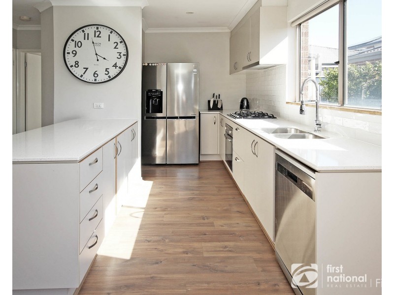 4 Scotland Circuit, Cranbourne West VIC 3977
