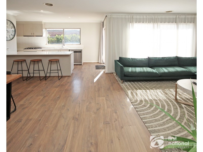 4 Scotland Circuit, Cranbourne West VIC 3977