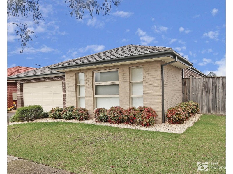 9 Hogan Street, Cranbourne East VIC 3977