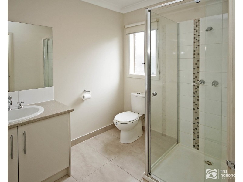 9 Hogan Street, Cranbourne East VIC 3977