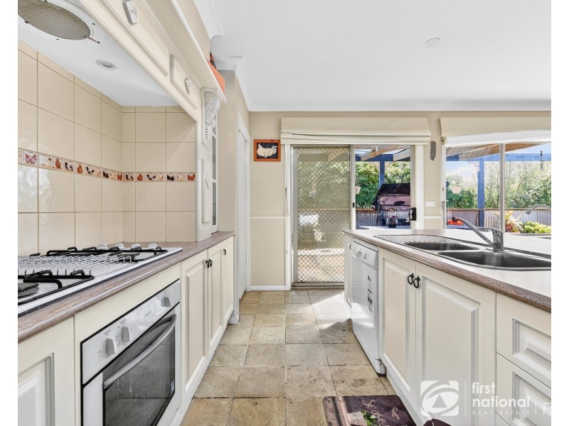 6 Hilda Way, Cranbourne VIC 3977