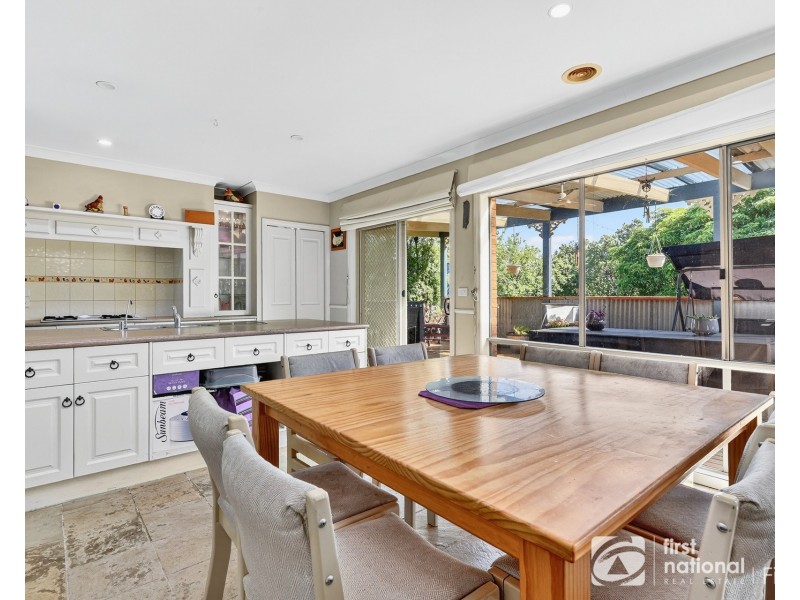 6 Hilda Way, Cranbourne VIC 3977