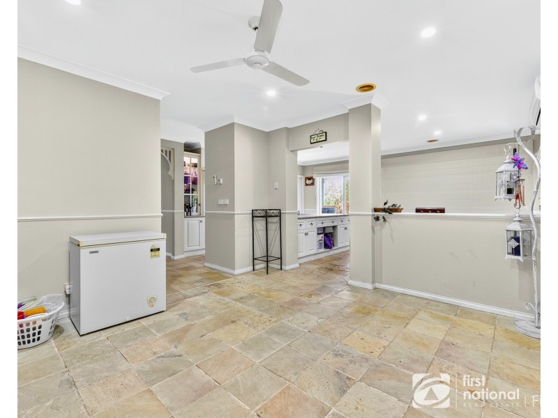 6 Hilda Way, Cranbourne VIC 3977