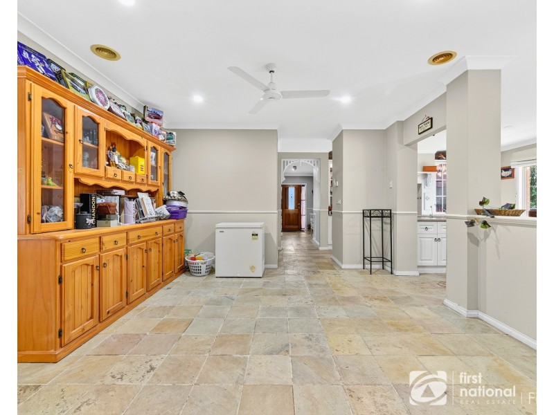 6 Hilda Way, Cranbourne VIC 3977