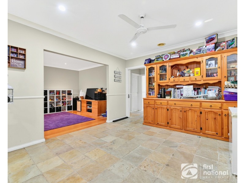 6 Hilda Way, Cranbourne VIC 3977
