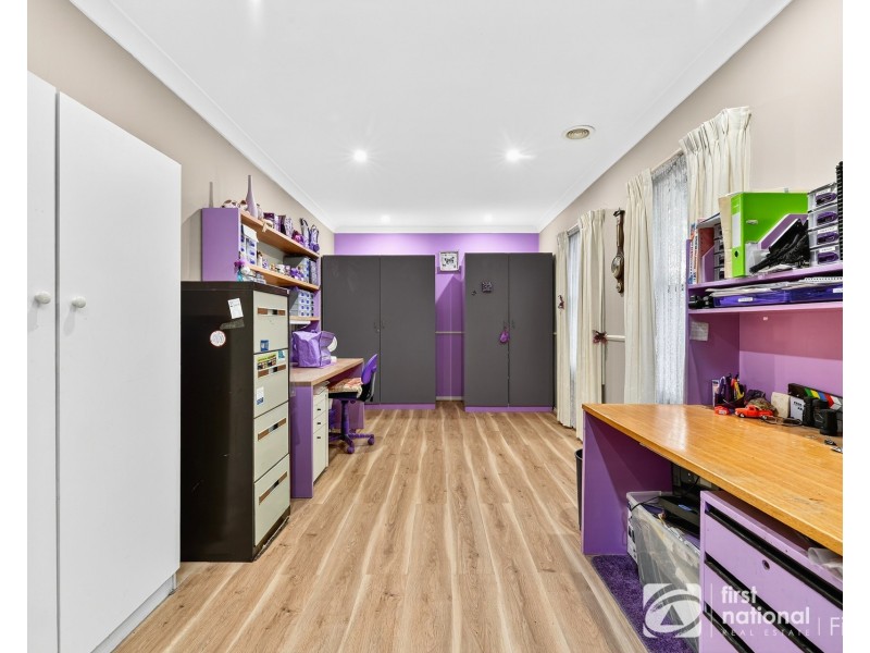 6 Hilda Way, Cranbourne VIC 3977