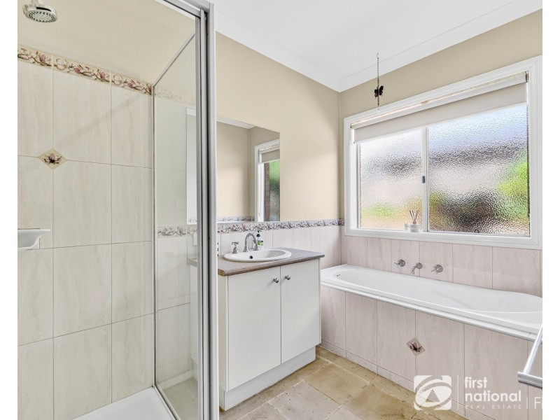 6 Hilda Way, Cranbourne VIC 3977