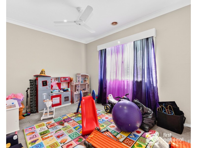 6 Hilda Way, Cranbourne VIC 3977