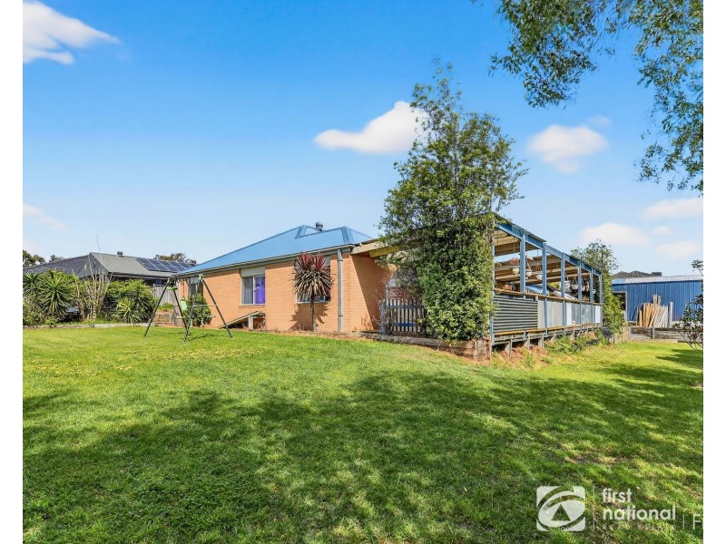 6 Hilda Way, Cranbourne VIC 3977