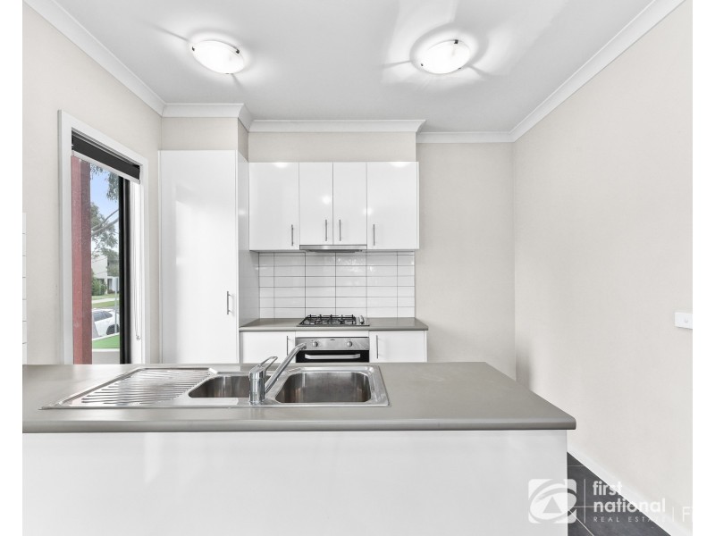 2 Parkhurst Drive, Cranbourne East VIC 3977