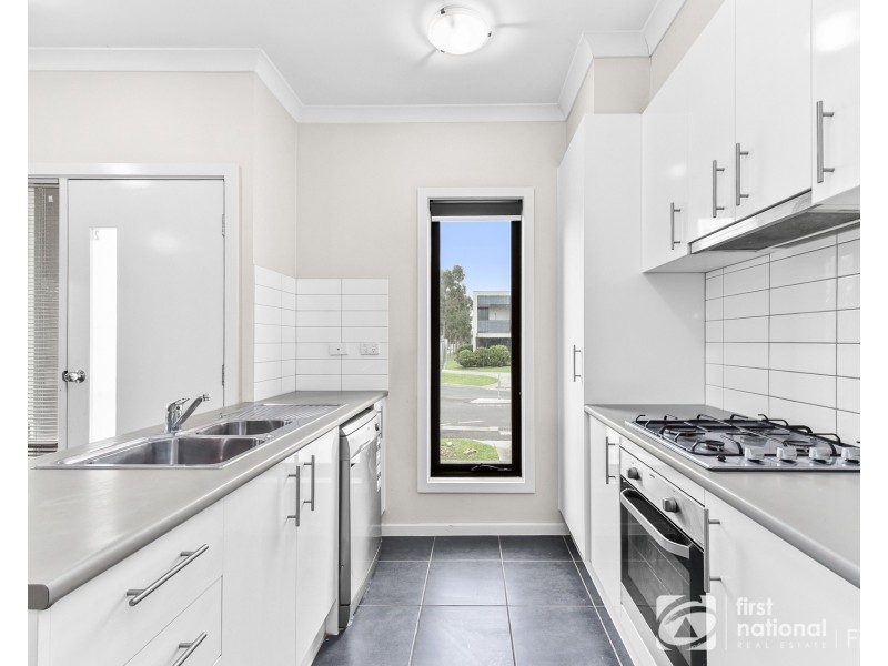 2 Parkhurst Drive, Cranbourne East VIC 3977