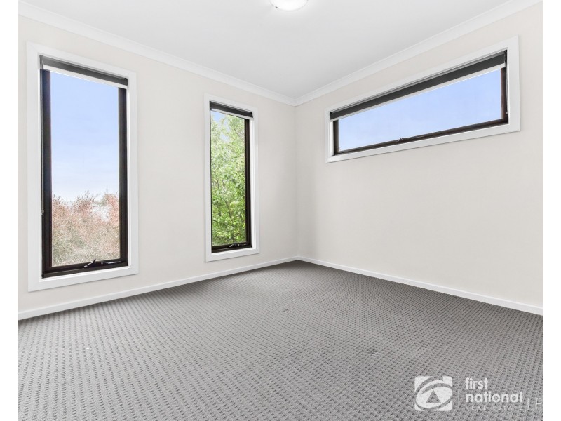 2 Parkhurst Drive, Cranbourne East VIC 3977