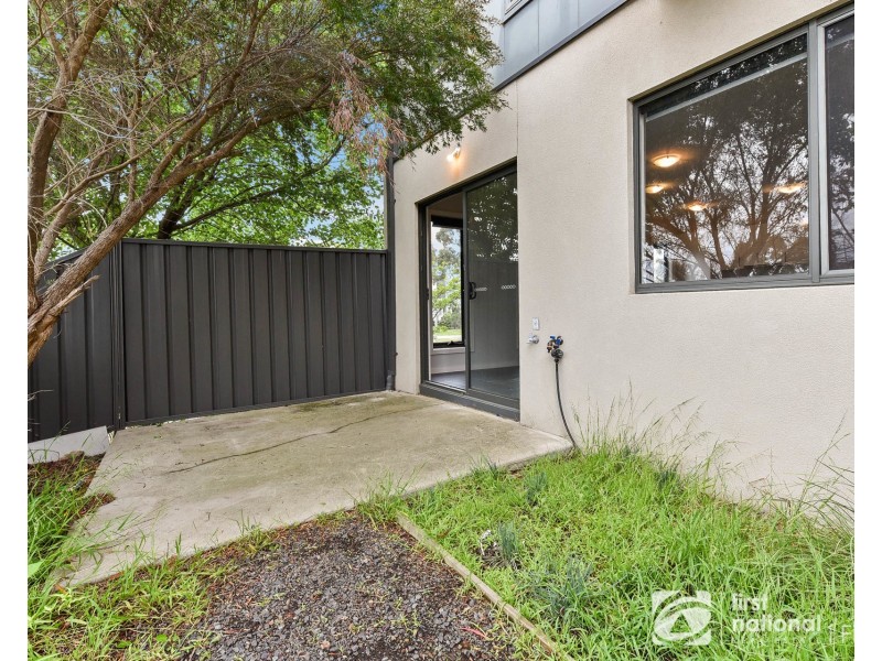 2 Parkhurst Drive, Cranbourne East VIC 3977