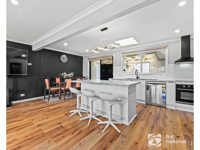 30 Bruce Street, Cranbourne VIC 3977