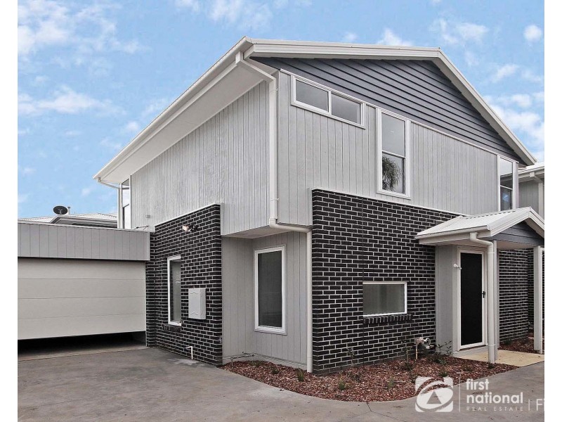 2/2 Mundaring Drive, Cranbourne VIC 3977