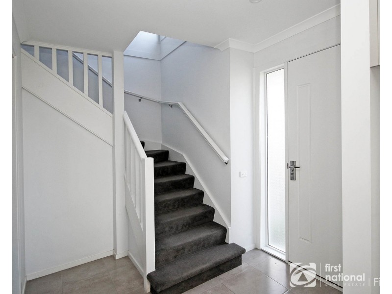 2/2 Mundaring Drive, Cranbourne VIC 3977