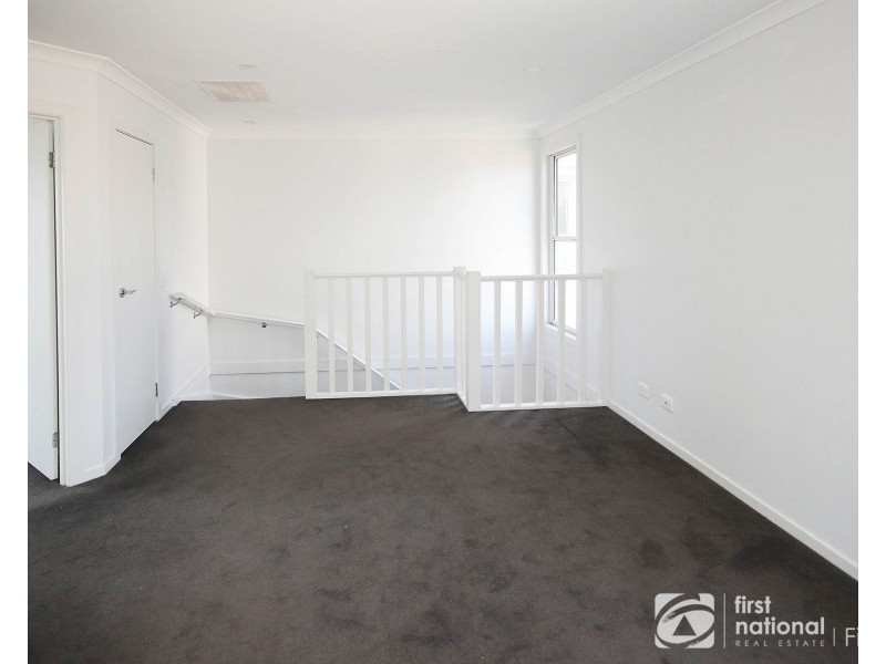 2/2 Mundaring Drive, Cranbourne VIC 3977