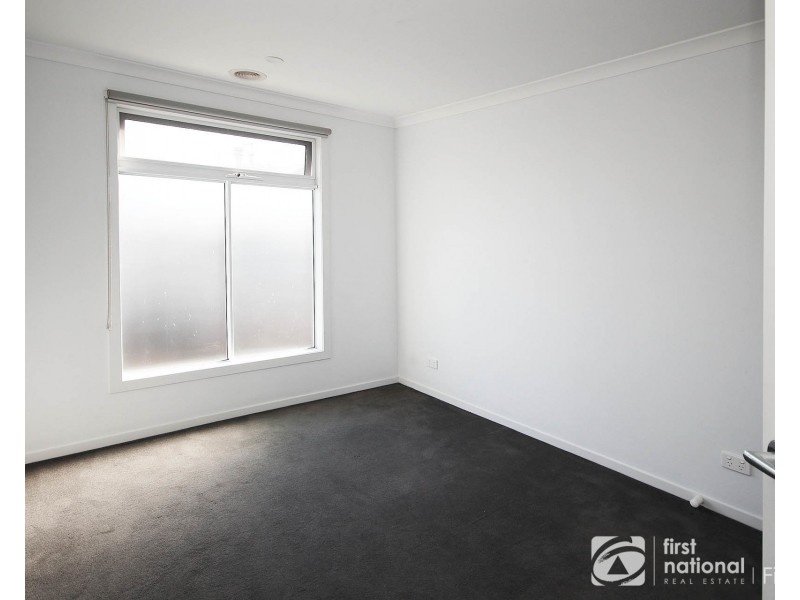 2/2 Mundaring Drive, Cranbourne VIC 3977
