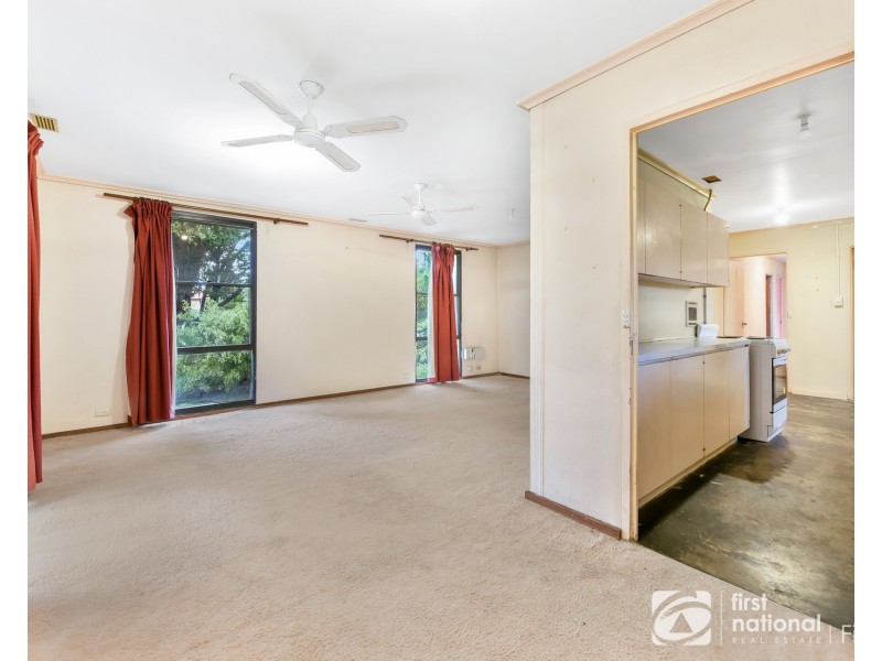 5 Kurt Place, Cranbourne VIC 3977