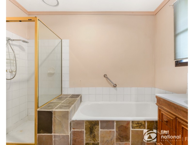 5 Kurt Place, Cranbourne VIC 3977