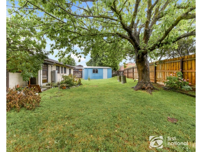 5 Kurt Place, Cranbourne VIC 3977