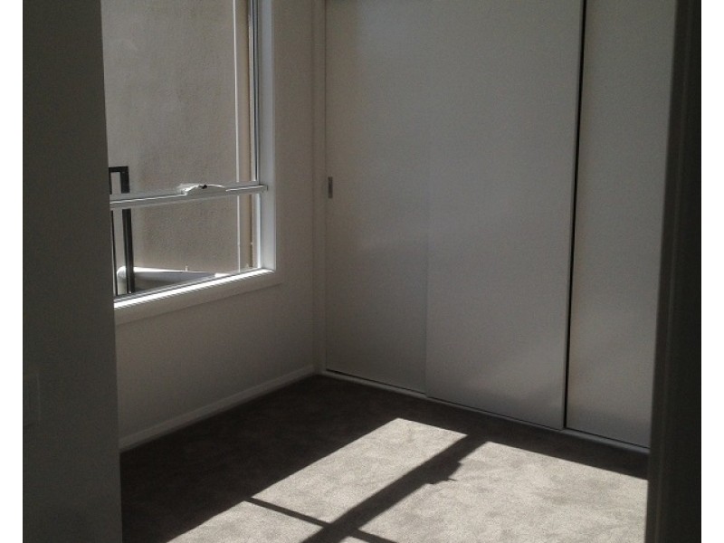 4/14-15 Hazelmere Avenue, Cranbourne West VIC 3977