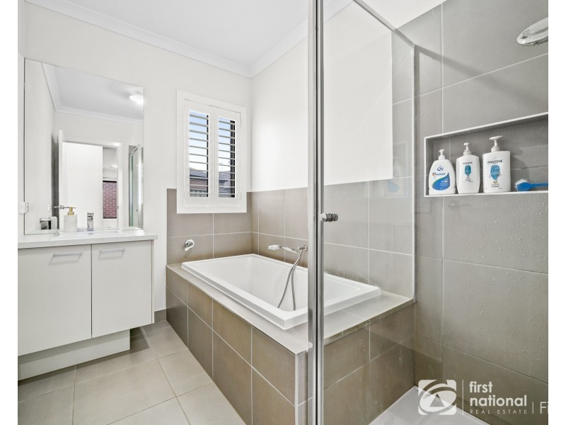 22 Damice Street, Clyde North VIC 3978