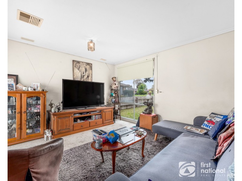 19 Fairbairn Road, Cranbourne VIC 3977