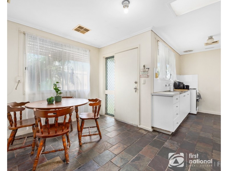 19 Fairbairn Road, Cranbourne VIC 3977