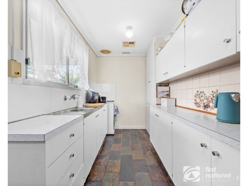 19 Fairbairn Road, Cranbourne VIC 3977