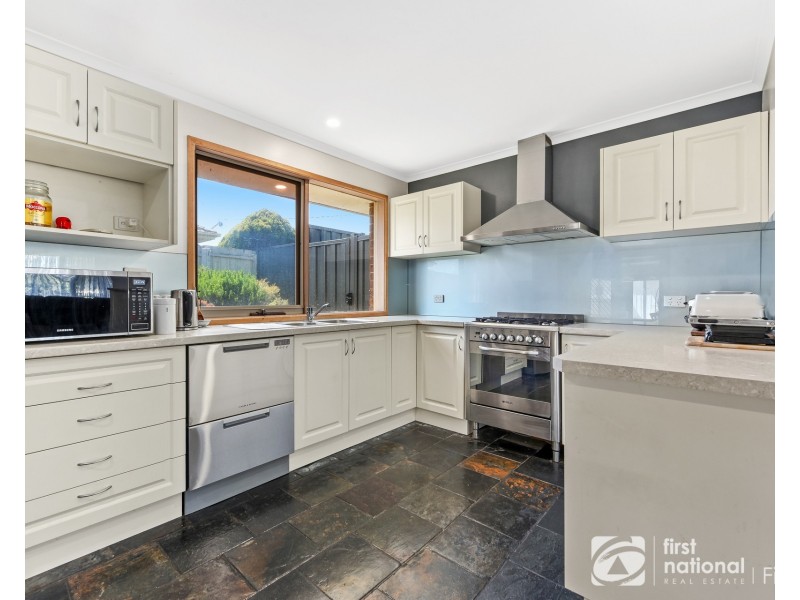 6 Chomley Street, Cranbourne VIC 3977