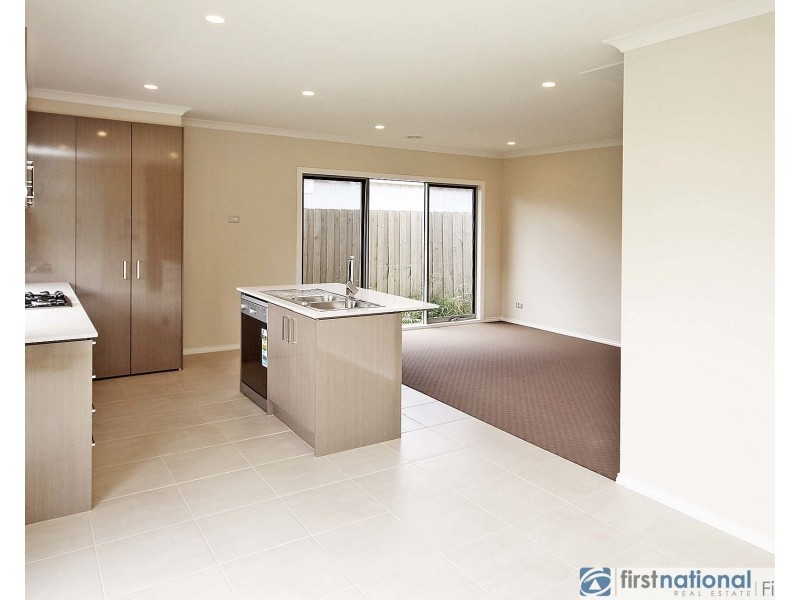 3/17 Valepark Crescent, Cranbourne VIC 3977