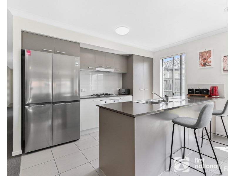 35 Campaspe Street, Clyde North VIC 3978