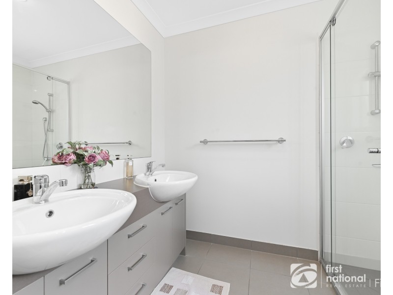 35 Campaspe Street, Clyde North VIC 3978